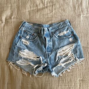 Levi's Shorts - Size 26